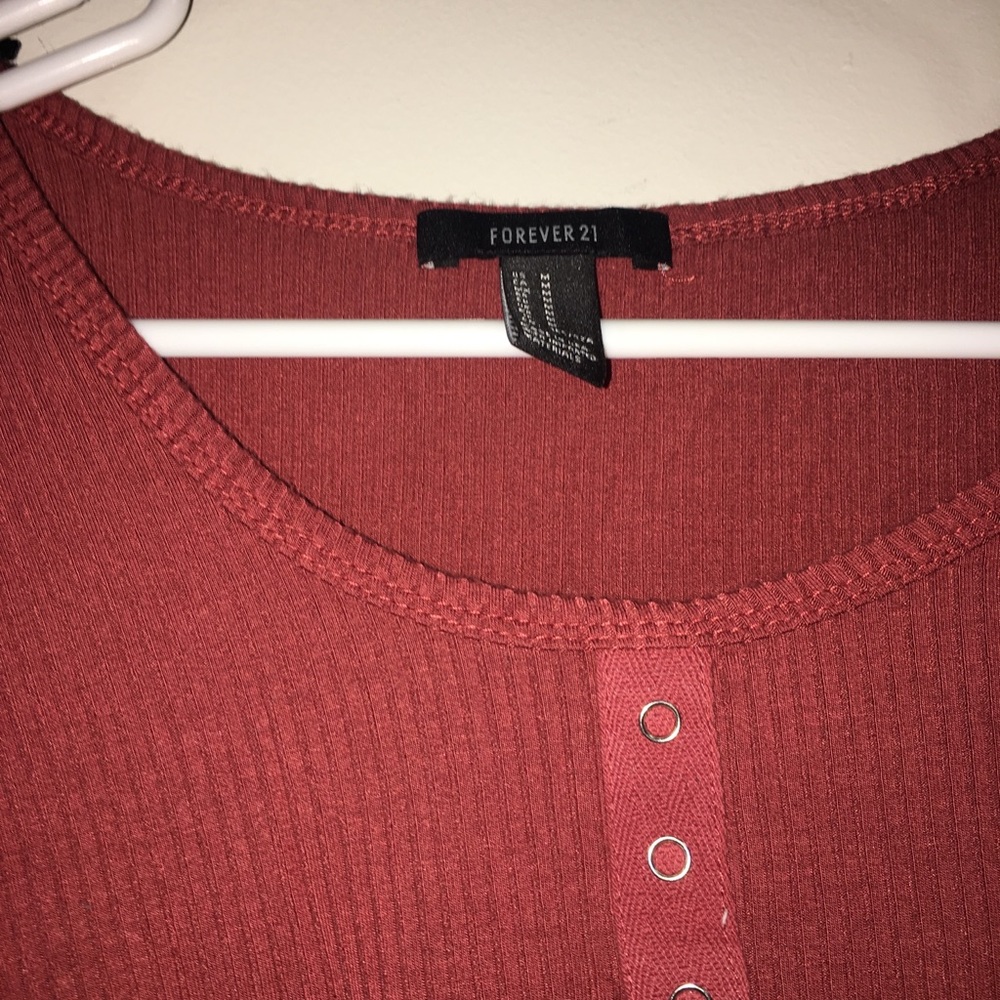 Cropped reddish pink top